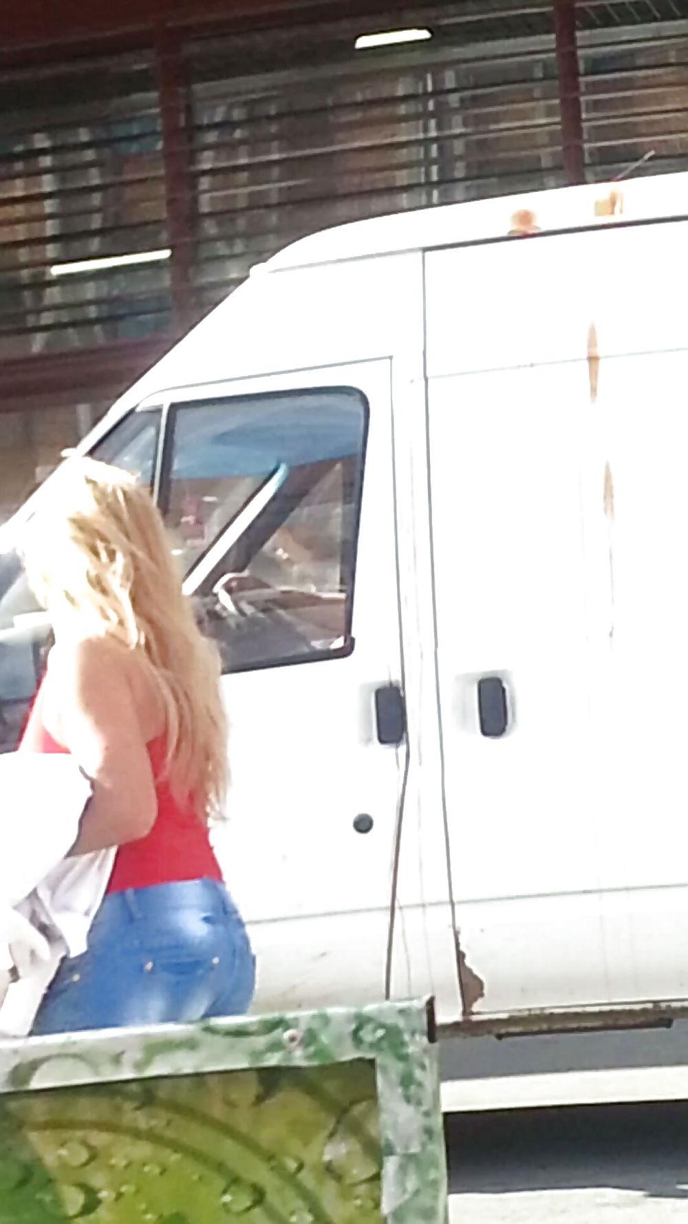 25P Gipsy girls romanian