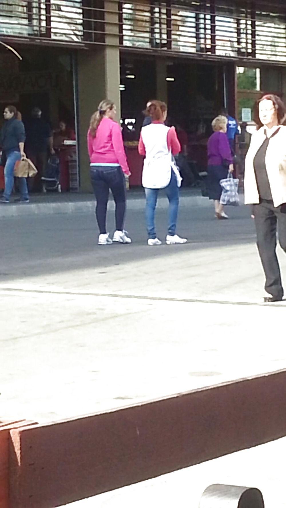 25P Gipsy girls romanian