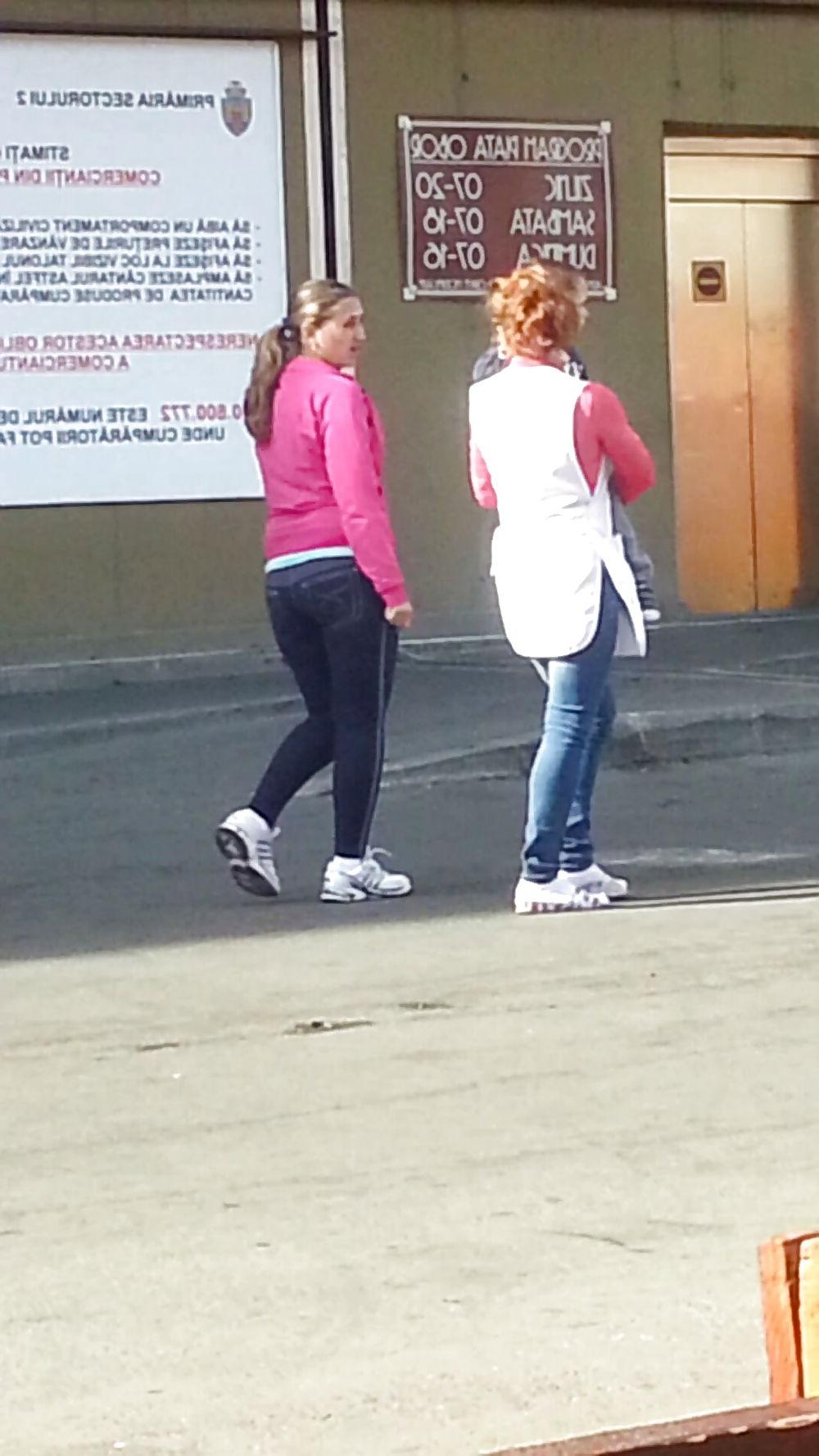 25P Gipsy girls romanian