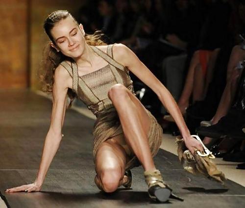 25P Sexy long legs and face
