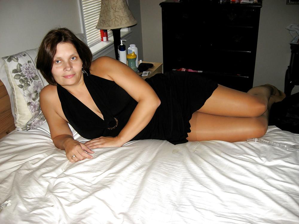 25P Nice Amateur Pantyhose 3