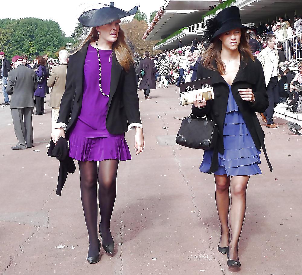 25P She's Soo Sexy In Pantyhose!!