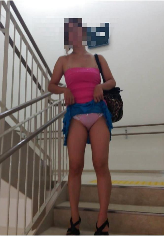 20P Pretty girls in skirts (muestra lo que tienen)