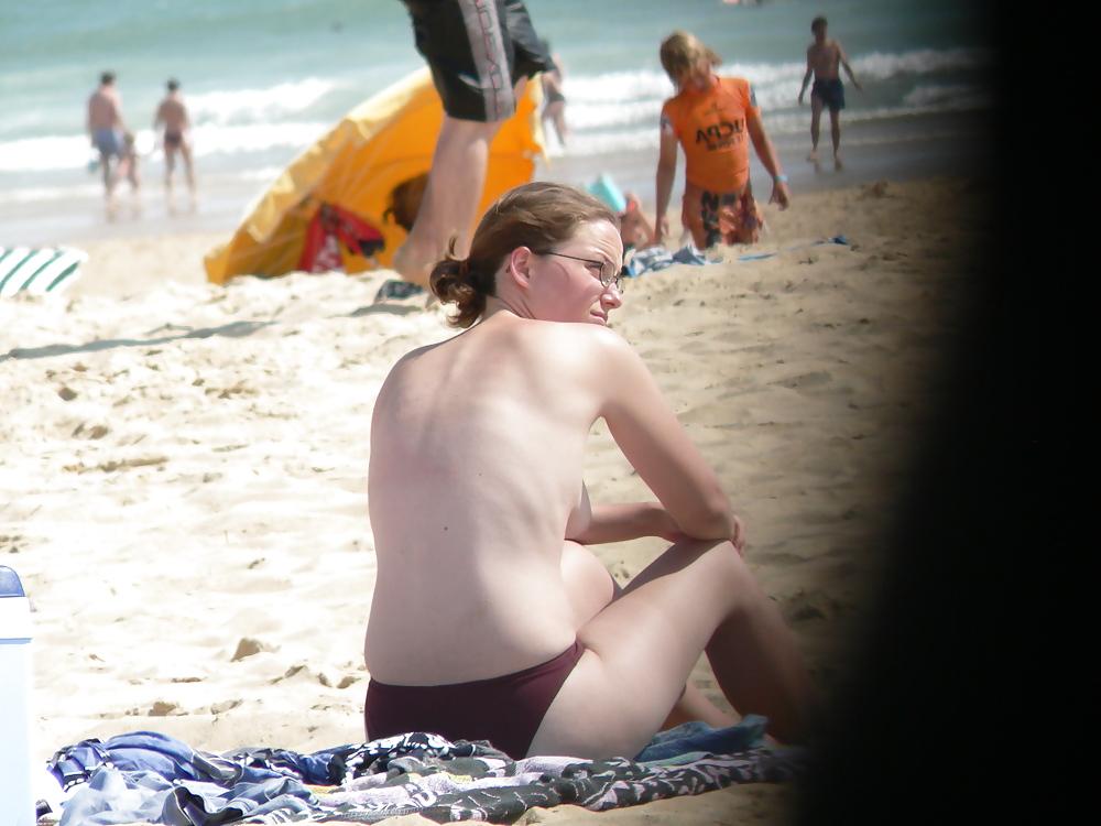 25P Topless brunette hippy girl with puffies