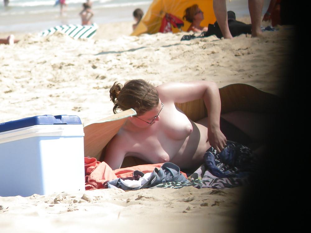 25P Topless brunette hippy girl with puffies
