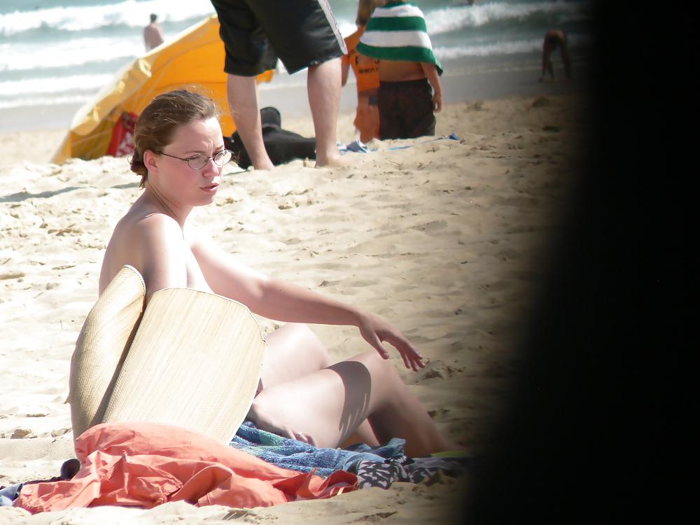 25P Topless brunette hippy girl with puffies