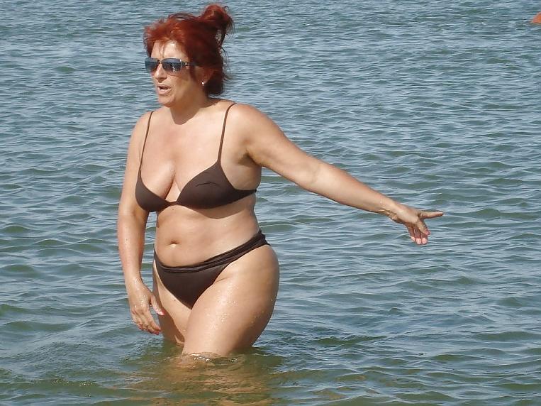 25P Busty granny on the beach! Mixed!