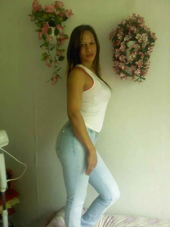 24P Friend Facebook-Samanta Batista