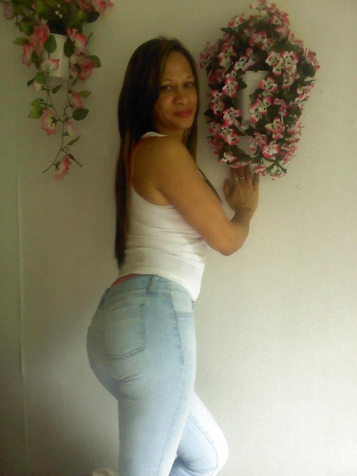24P Friend Facebook-Samanta Batista