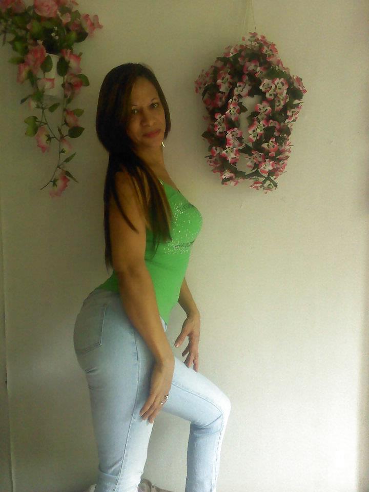24P Friend Facebook-Samanta Batista
