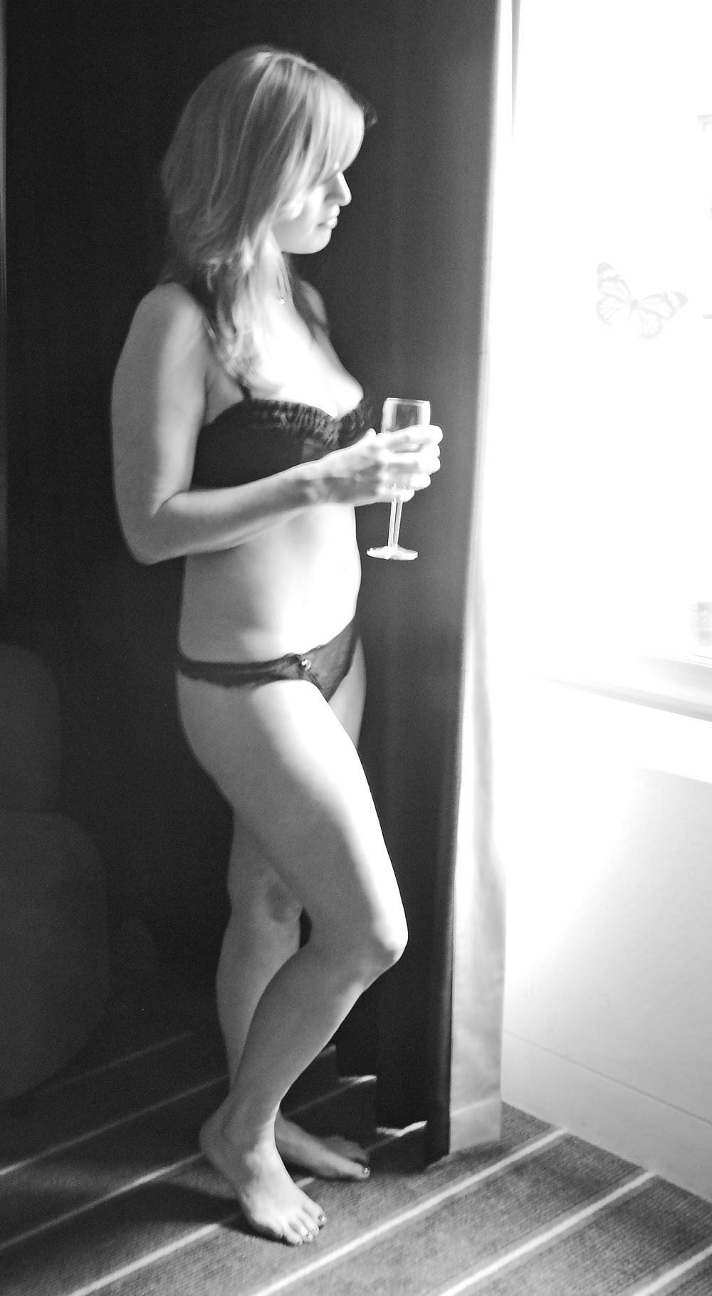 25P The Best of Exposed Wife Penny