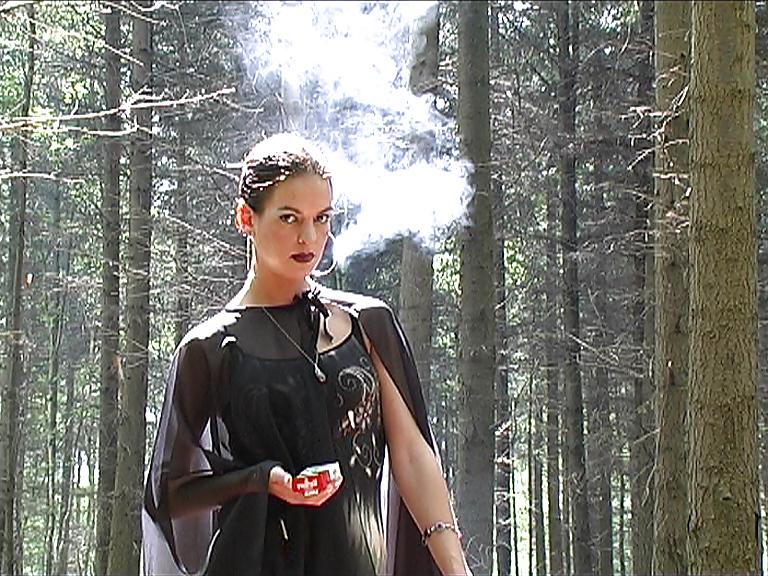 25P Sexy Girls Smoke BadAss Marlboro Red