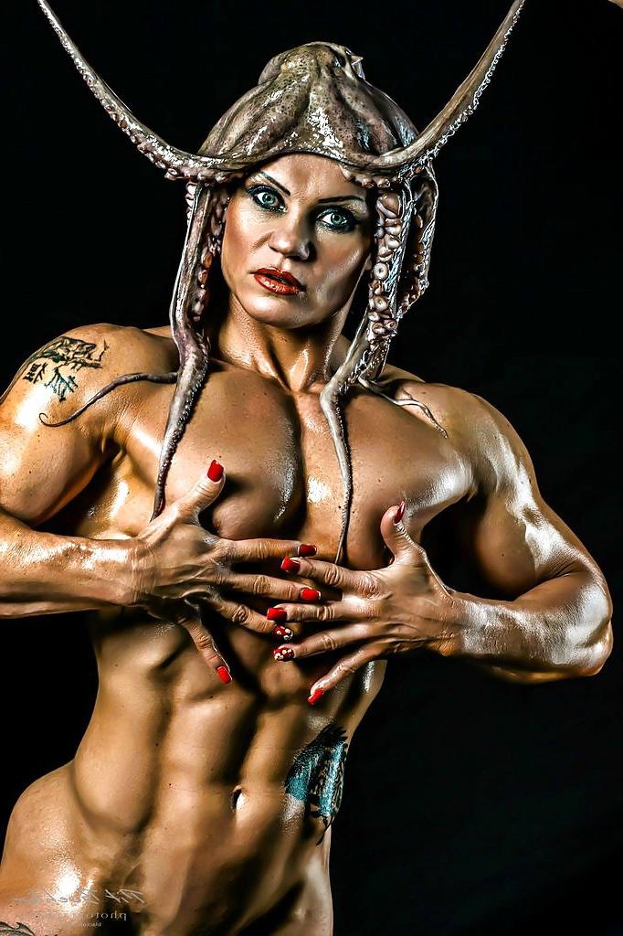 25P Nude Female Bodybuilders 5