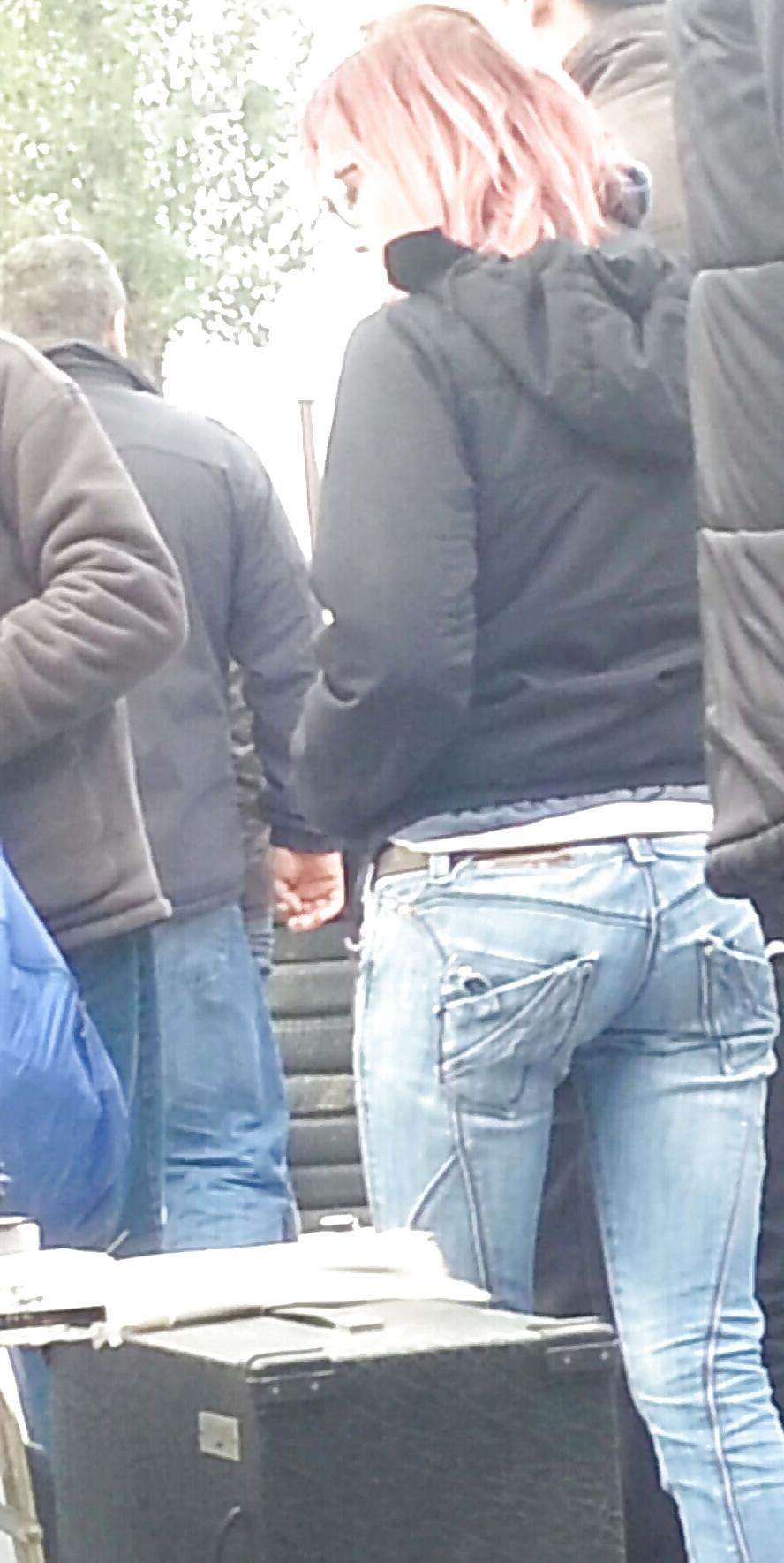 15P Sexy girls ass romanian