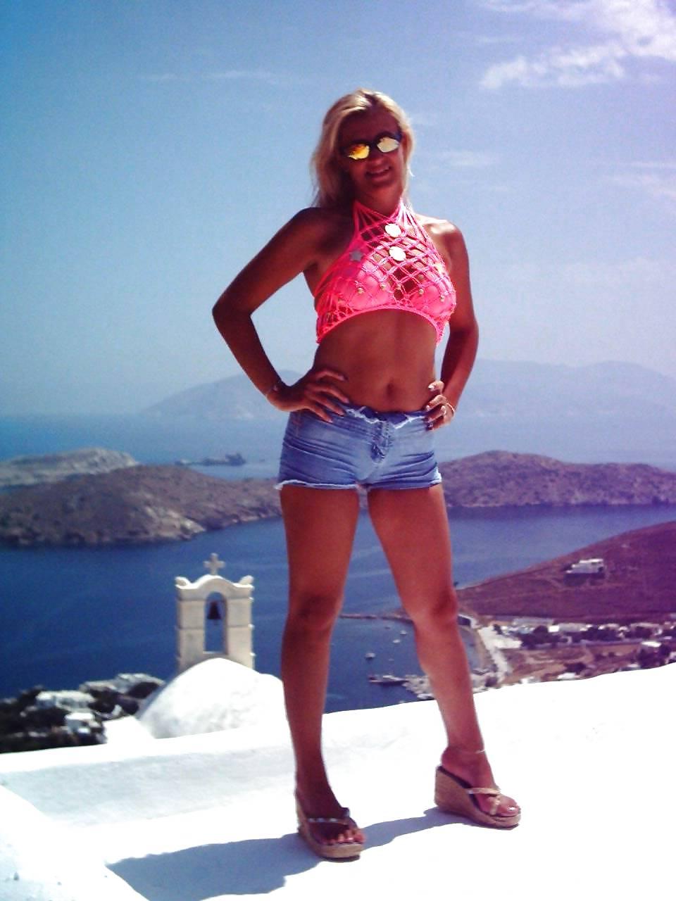 19P Hot holiday photos - N. C. 
