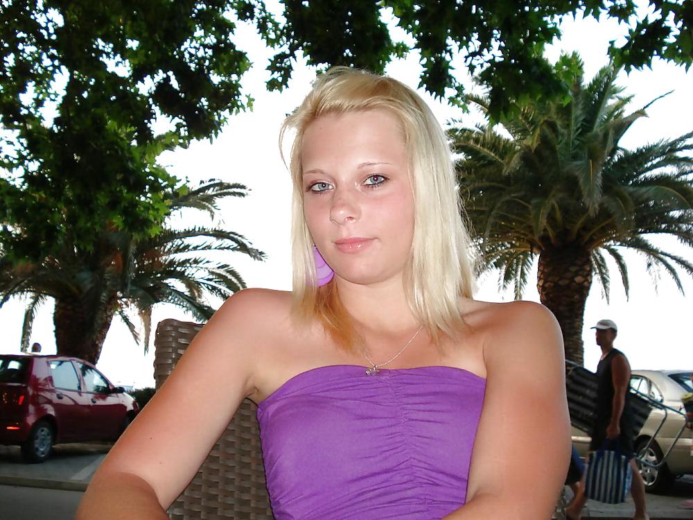 19P Nice blodnie on holiday