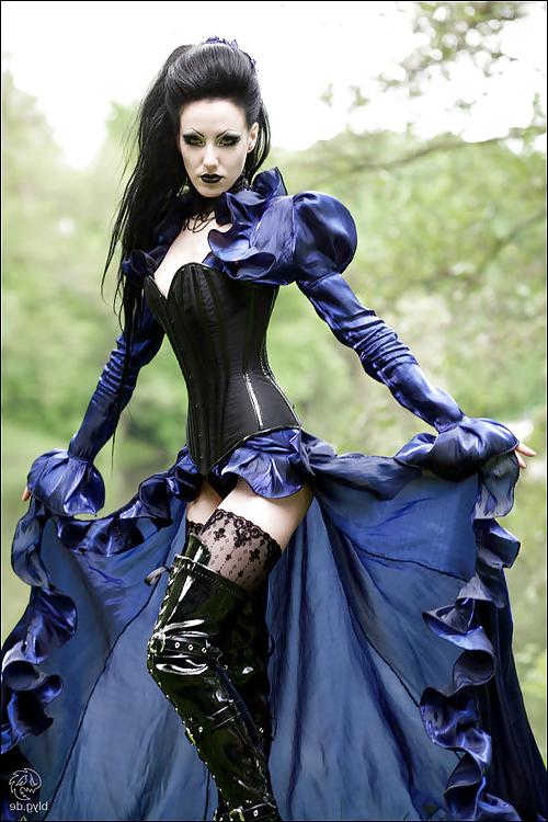 25P Gothic IX