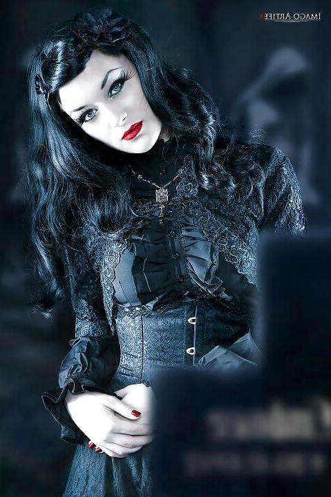 25P Gothic IX