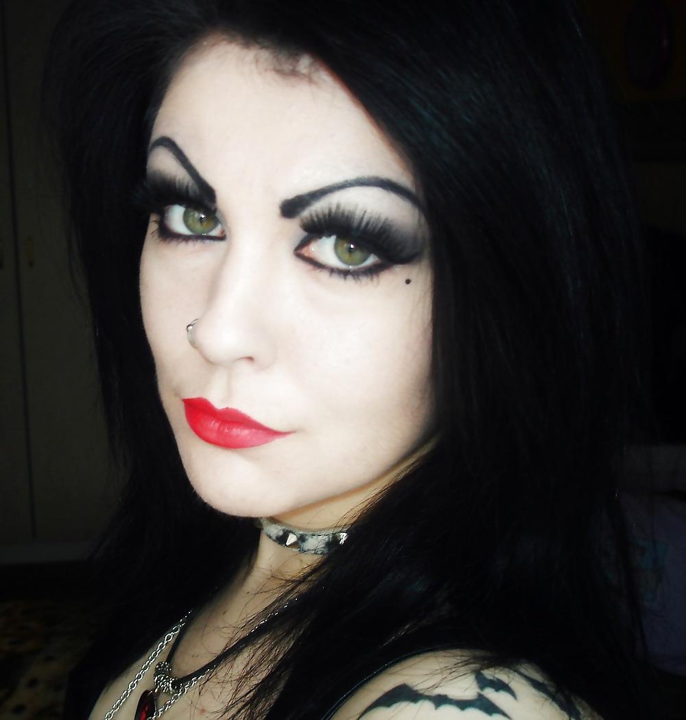 25P Gothic IX