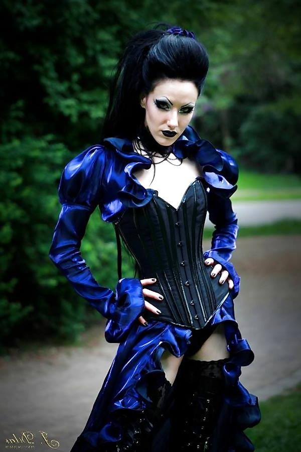 25P Gothic IX