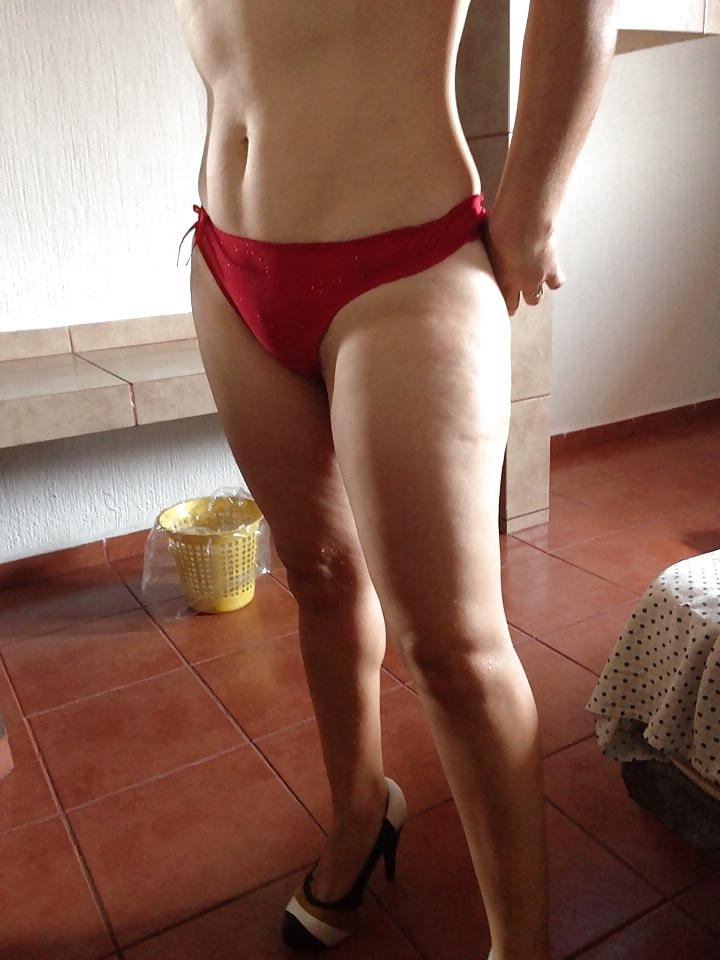 11P Beautiful Laura Lesbiana