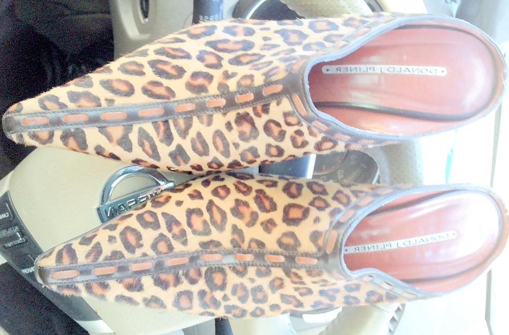 25P Donald pliner hair mules and reg mules