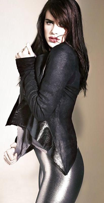25P Michelle Ryan - feet, captions and fakes