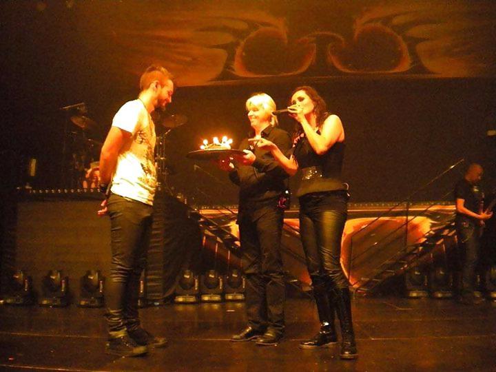 25P Dutch rockstar sharon den adel #2