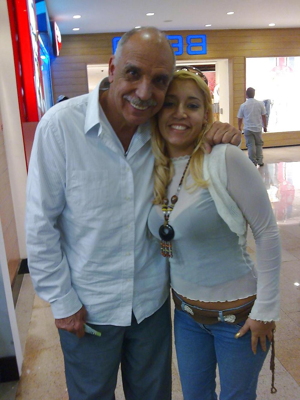 12P Friend Facebook-Andrea Carolina