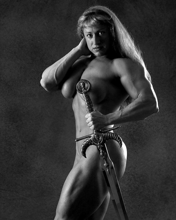 25P Nude Female Bodybuilders 6