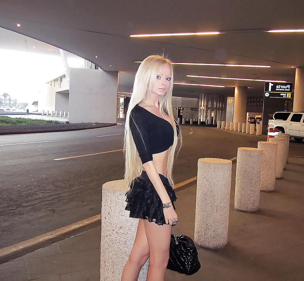25P Is it a Barbie Doll or is it a REAL LIVE Barbie Doll