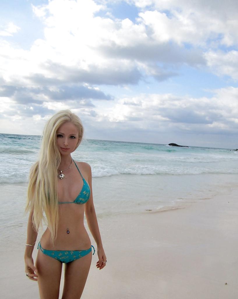 25P Is it a Barbie Doll or is it a REAL LIVE Barbie Doll