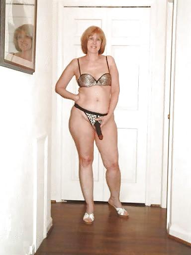25P Strapon mature