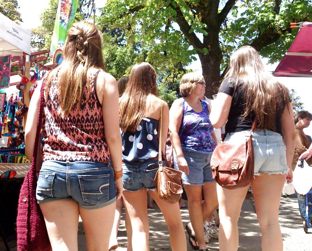 14P Cute Hippy Girls