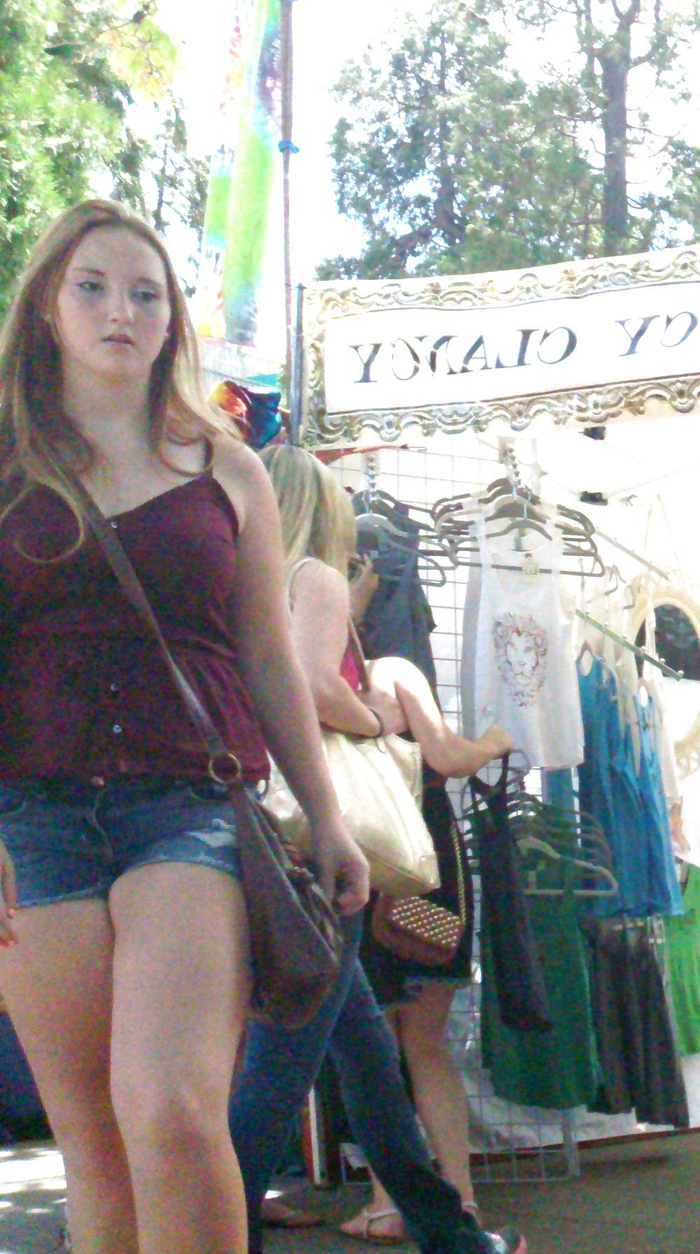 14P Cute Hippy Girls
