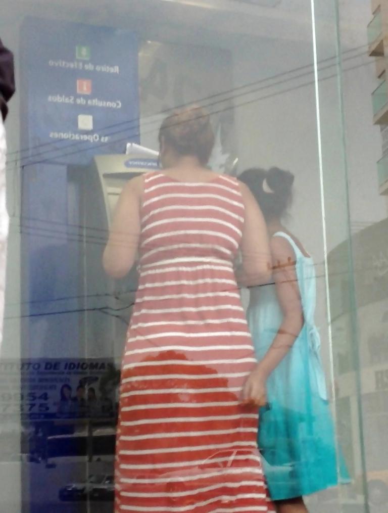 19P Hidden cam madre e hija cajero
