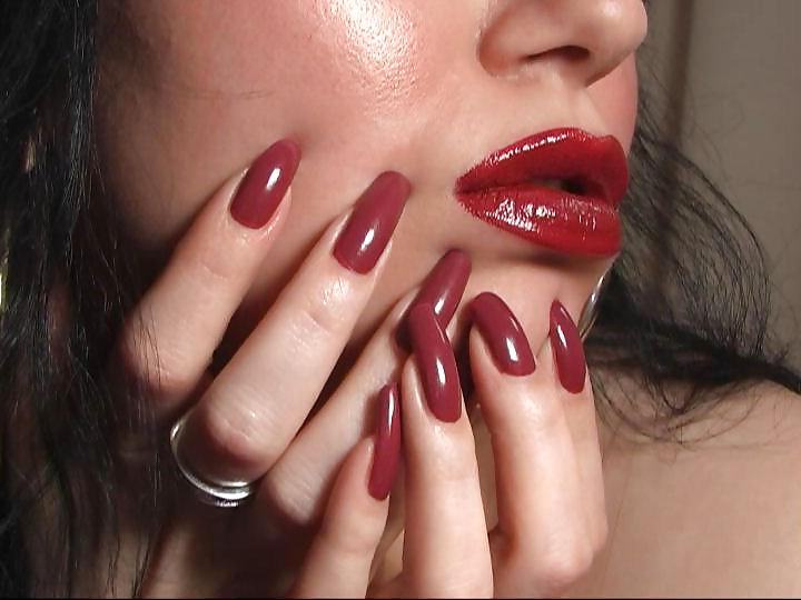 25P Nails