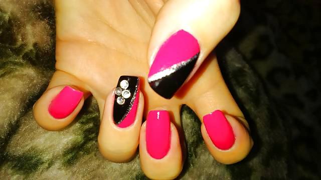 25P Nails