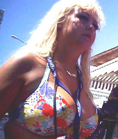16P Candid beach