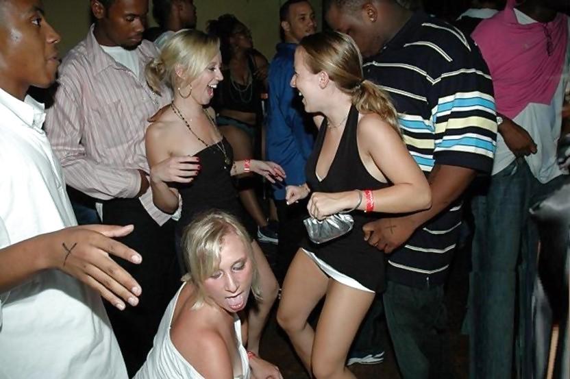 25P Black & White party