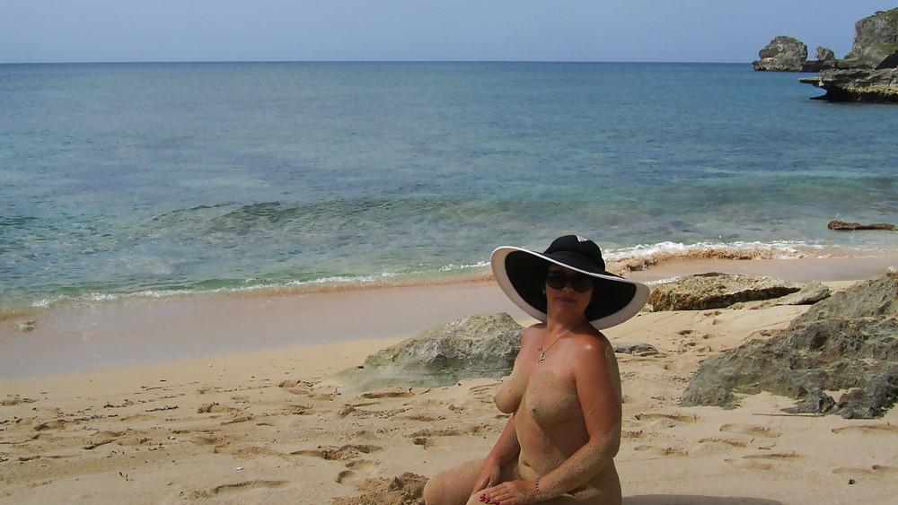 25P Hot Canadian mature