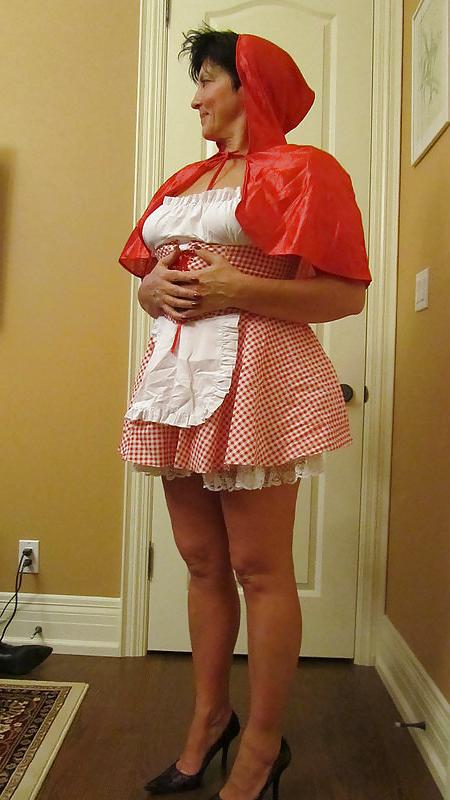 25P Hot Canadian mature