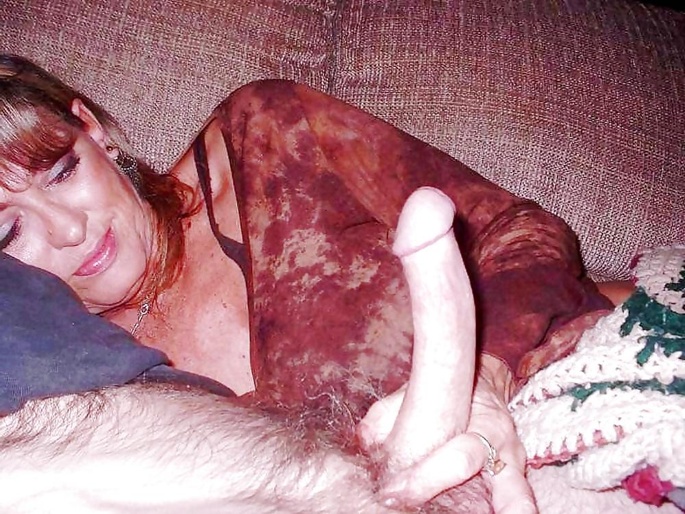 15P Handjob for the Boi