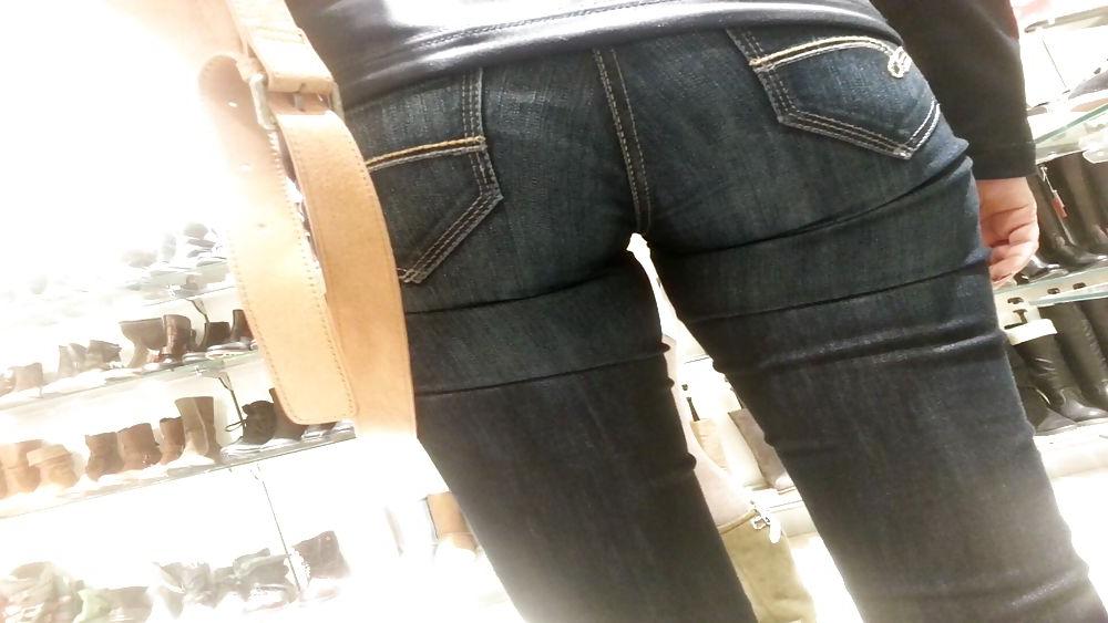 13P Sexy asses at shopping geile popos beim einkaufen