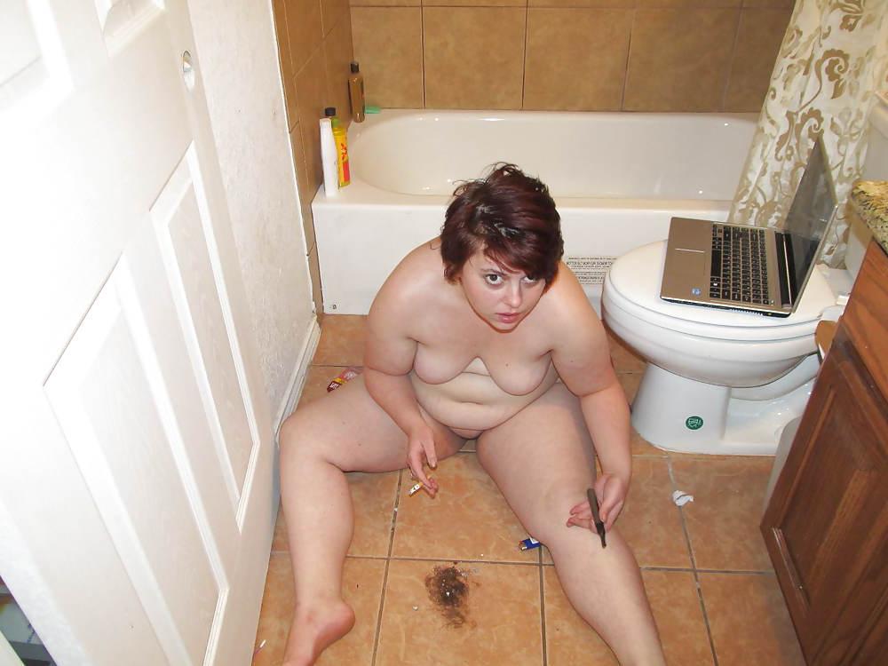 12P Pussy shaving