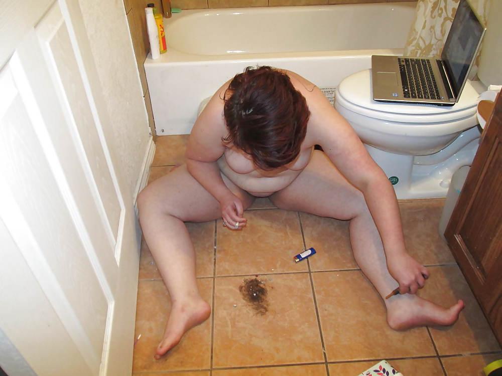 12P Pussy shaving