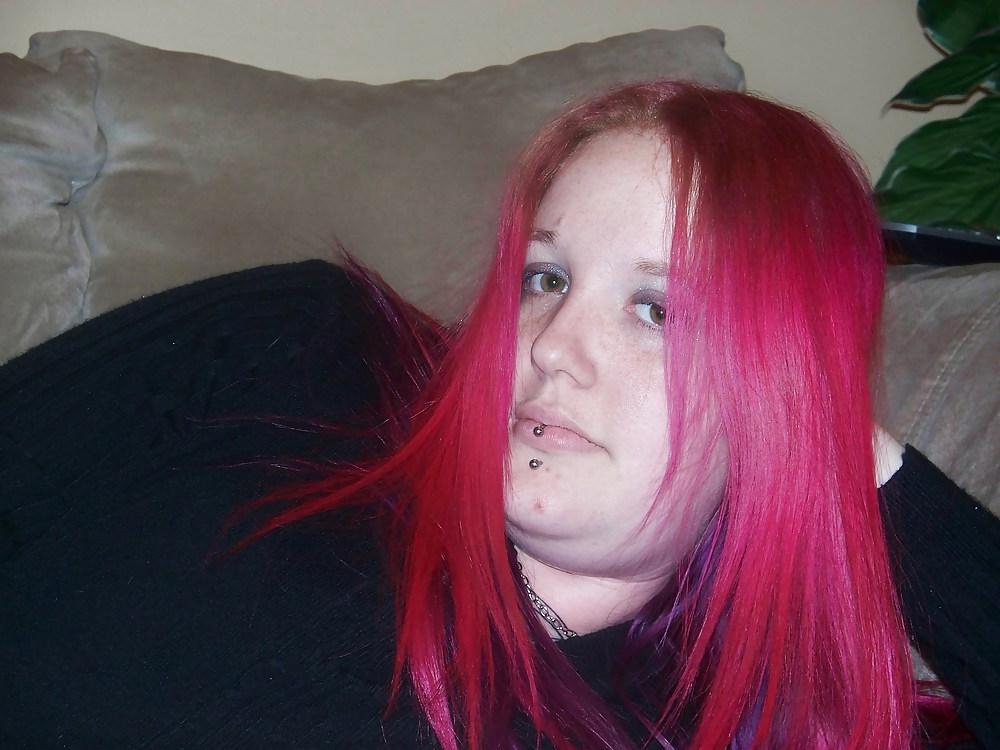 23P X Wife looking pretty on couch (Foot Fetish)