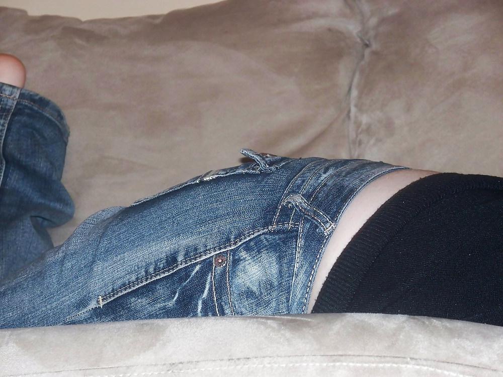 23P X Wife looking pretty on couch (Foot Fetish)