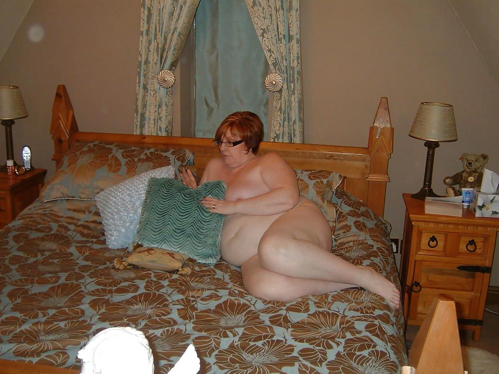 12P Enjoy my fat naked body