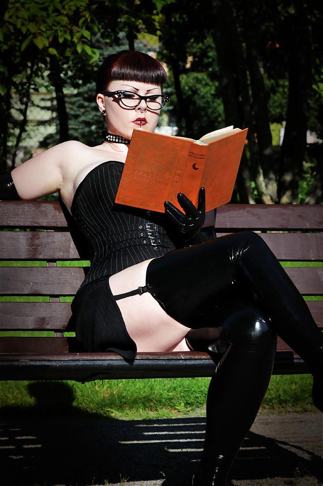25P Mistress XI